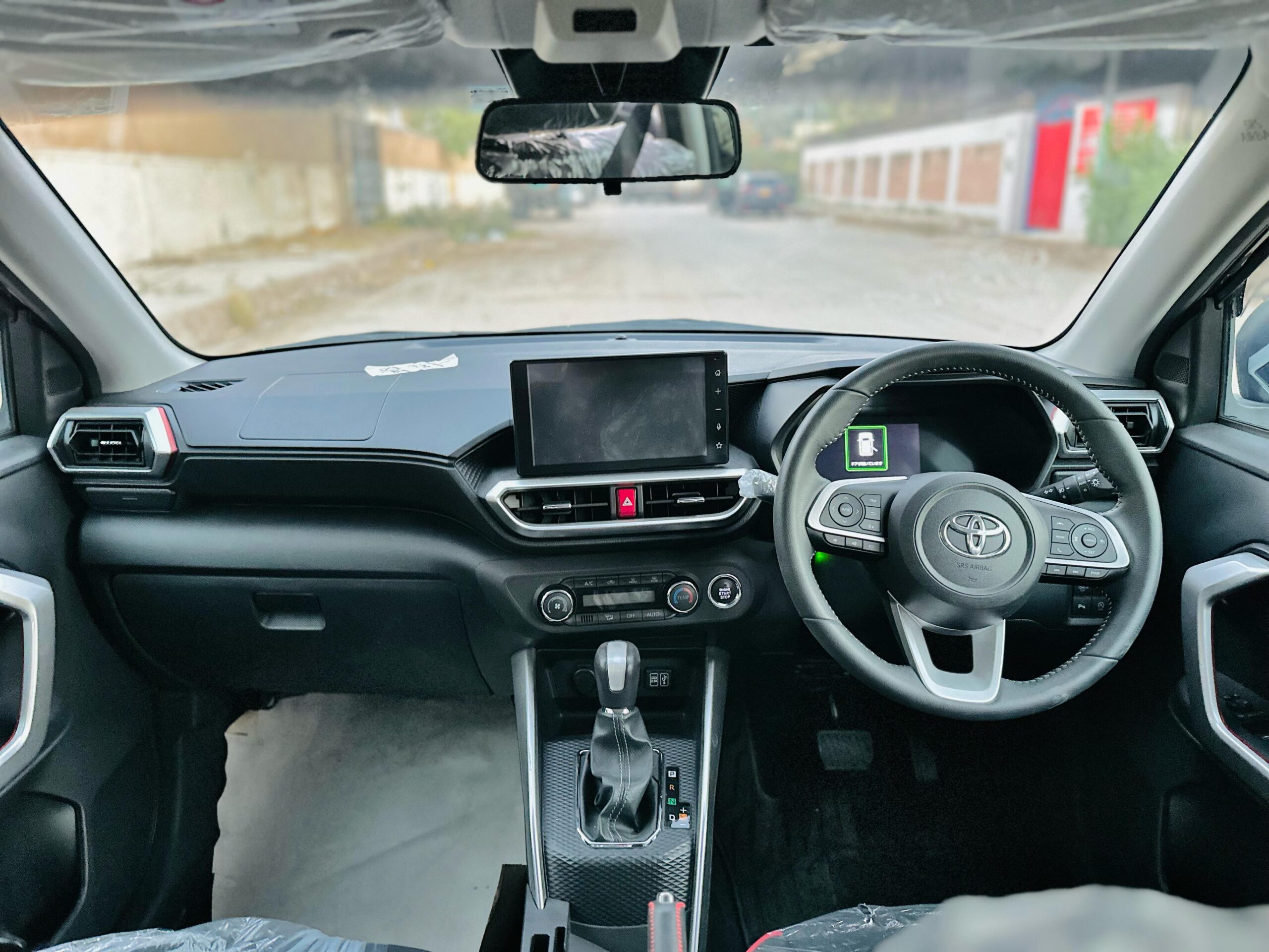 
								Toyota Raize full									